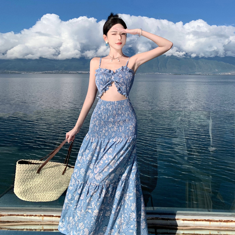 French-Style Hollowed-Out Floral Beach Dress for Women – Seaside Vacation Photo Dress with Waist Detail