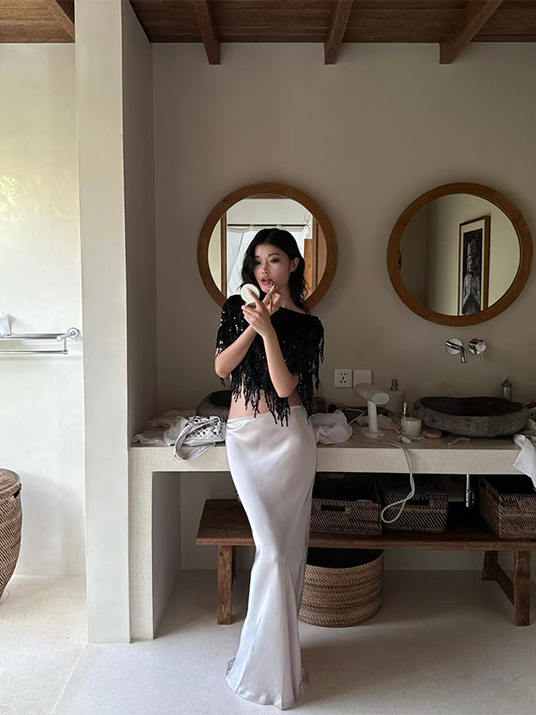 French-Style Light Luxury Reversible Sequined Irregular Tassel Cape for Women - Chic High-End Fashion Statement Piece French-Style Light Luxury Reversible Sequined Irregular Tassel Cape for Women - Chic High-End Fashion Statement Piece