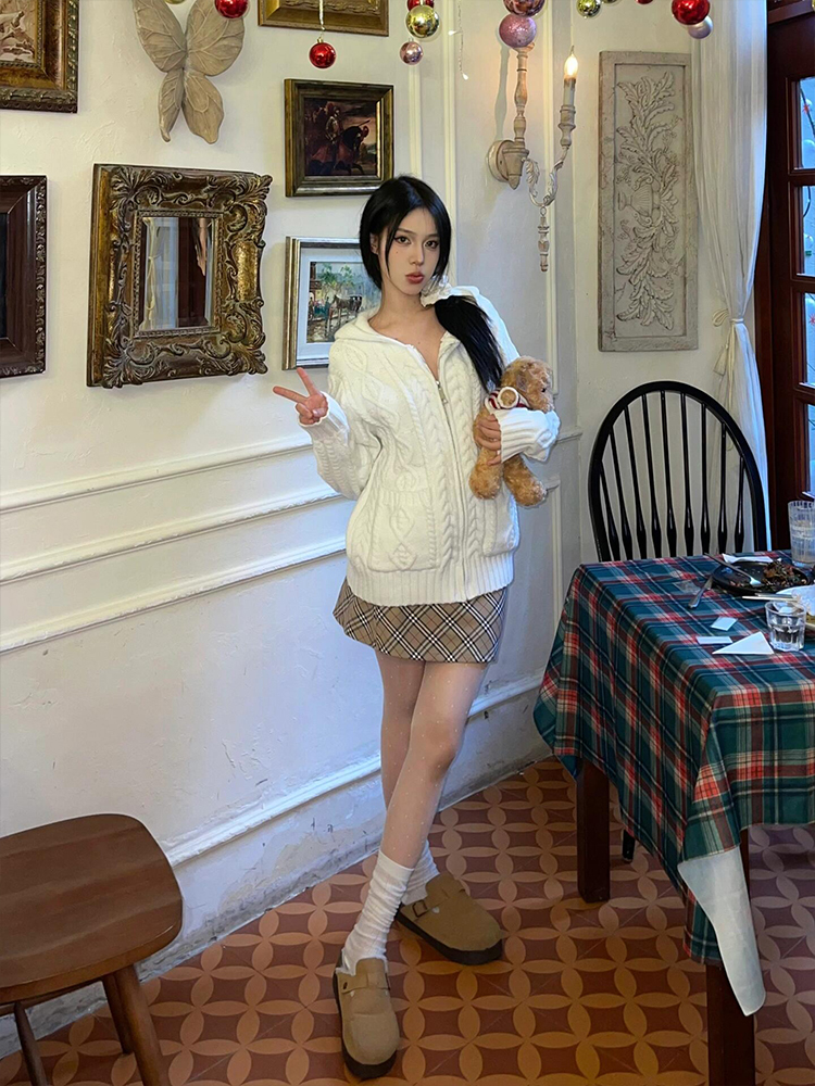 French-Style Long Sleeve Knitted Cardigan for Women - Casual Versatile Slimming Sweater Coat for Autumn and Winter Fashion