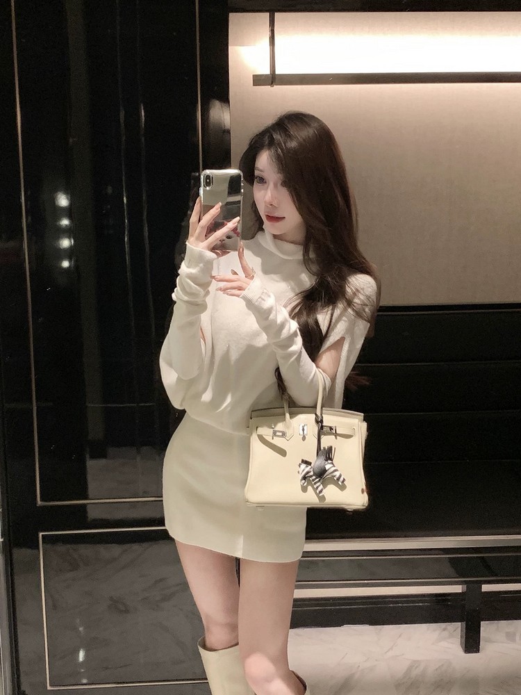 French Style Long Sleeve Knitted Dress for Women, Waist-Cinching Bodycon Sweater Dress, Spring Fashion, Chic and Unique Design French Style Long Sleeve Knitted Dress for Women, Waist-Cinching Bodycon Sweater Dress, Spring Fashion, Chic and Unique Design