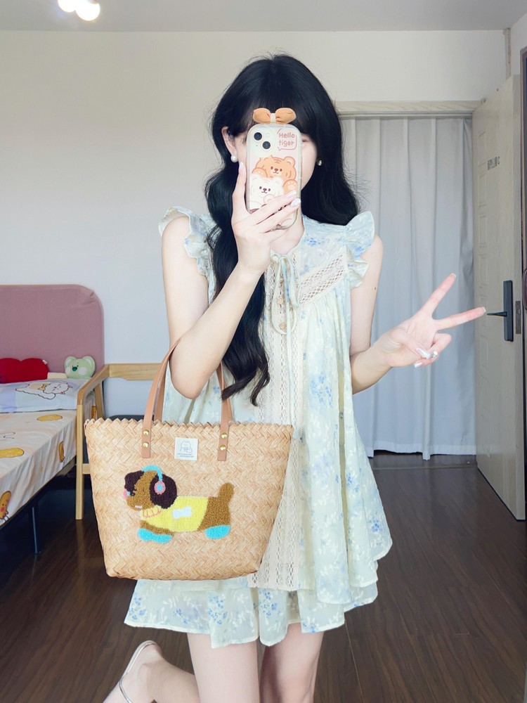 French-Style Loose Floral Lace Embroidered Shirt and Half Skirt Two-Piece Set for Women - Summer Fashion French-Style Loose Floral Lace Embroidered Shirt and Half Skirt Two-Piece Set for Women - Summer Fashion