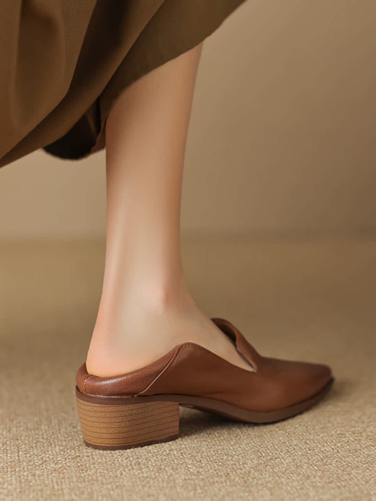 French-Style Pointed Toe Chunky Heel Slip-On Shoes for Women, Retro Mid-Heel Leather Grandma Shoes, Sizes 40-41 French-Style Pointed Toe Chunky Heel Slip-On Shoes for Women, Retro Mid-Heel Leather Grandma Shoes, Sizes 40-41