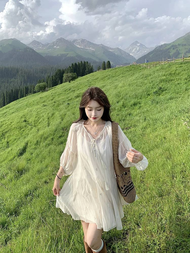 French Style Retro Striped Embroidered Dress for Women - Loose Temperament Short Skirt Set for Summer Fashion French Style Retro Striped Embroidered Dress for Women - Loose Temperament Short Skirt Set for Summer Fashion