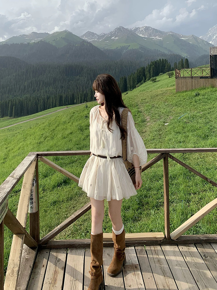 French Style Retro Striped Embroidered Dress for Women - Loose Temperament Short Skirt Set for Summer Fashion French Style Retro Striped Embroidered Dress for Women - Loose Temperament Short Skirt Set for Summer Fashion