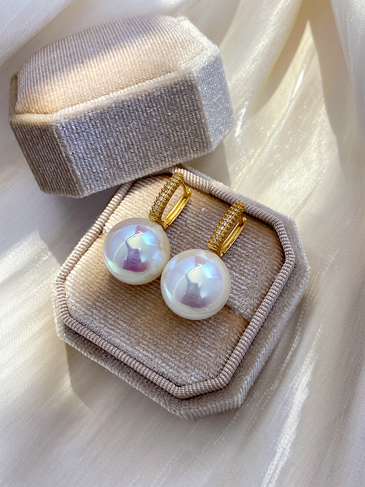 French-Style S925 Pure Silver Pearl Ear Clips for Women - 2025 High-End Luxury Earrings, Small Brand Design French-Style S925 Pure Silver Pearl Ear Clips for Women - 2025 High-End Luxury Earrings, Small Brand Design