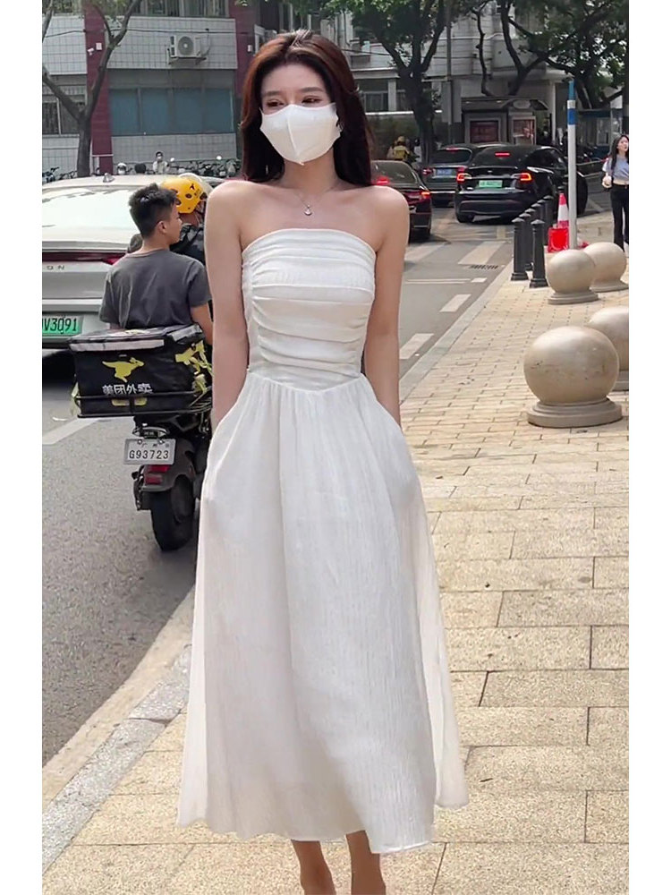 French-Style Sexy Pleated Sleeveless Strapless Dress for Women - 2025 Summer High-End Waist-Cinching Beach Vacation Fashion
