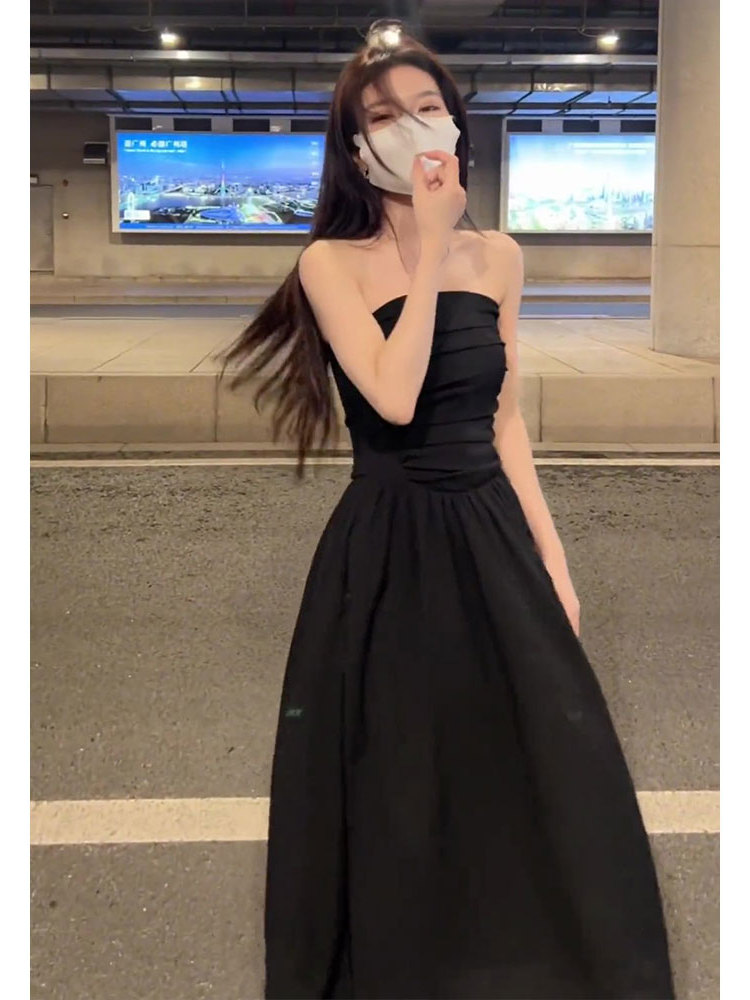 French-Style Sexy Pleated Sleeveless Strapless Dress for Women - 2025 Summer High-End Waist-Cinching Beach Vacation Fashion French-Style Sexy Pleated Sleeveless Strapless Dress for Women - 2025 Summer High-End Waist-Cinching Beach Vacation Fashion