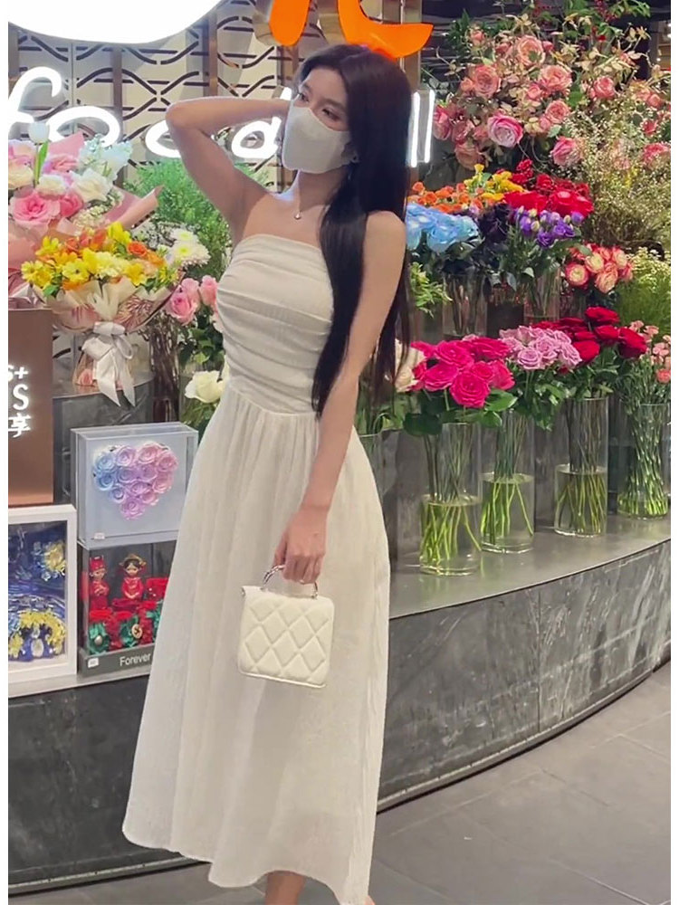 French-Style Sexy Pleated Sleeveless Strapless Dress for Women - 2025 Summer High-End Waist-Cinching Beach Vacation Fashion French-Style Sexy Pleated Sleeveless Strapless Dress for Women - 2025 Summer High-End Waist-Cinching Beach Vacation Fashion