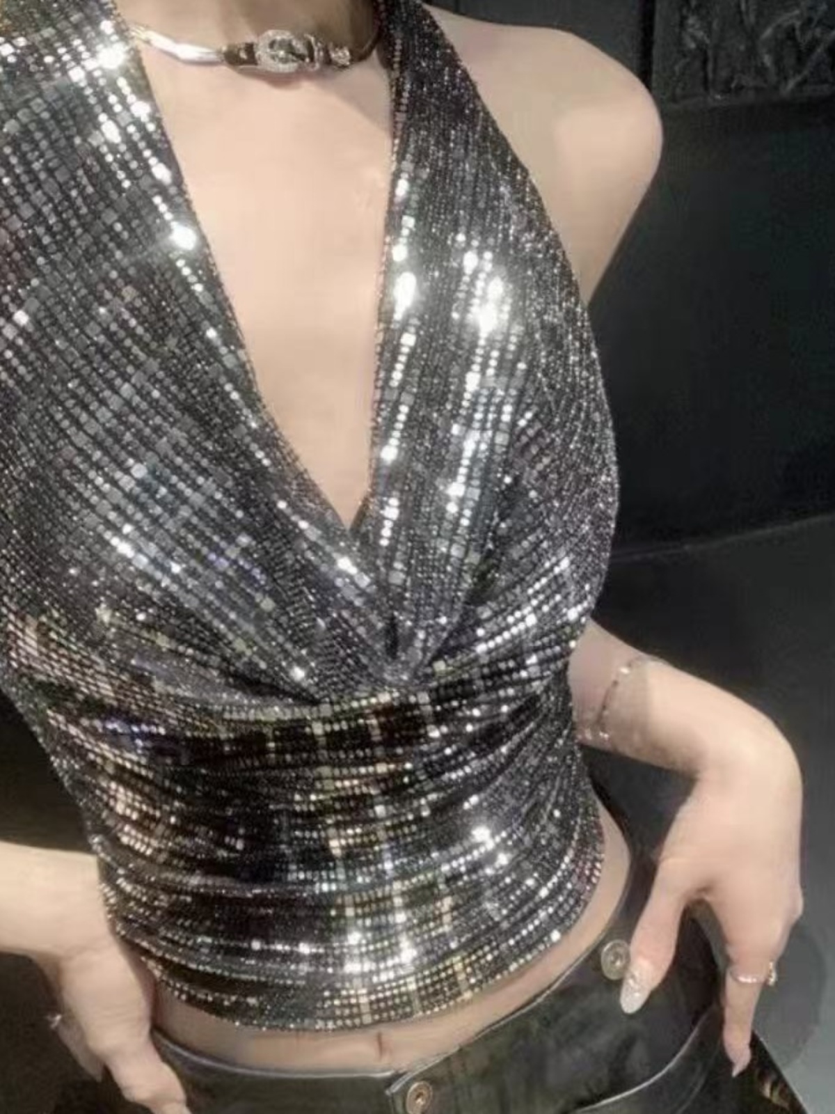 French-Style Sexy Sequined Halter Crop Top for Women, Backless Design for Trendy Street Style, Perfect for Night Out and Parties French-Style Sexy Sequined Halter Crop Top for Women, Backless Design for Trendy Street Style, Perfect for Night Out and Parties