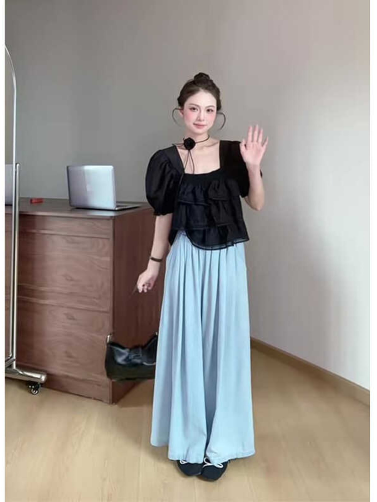 French-Style Square Neck Puff Sleeve White Shirt for Women - Summer Ruffled Edge Short Exquisite Top with Niche Design French-Style Square Neck Puff Sleeve White Shirt for Women - Summer Ruffled Edge Short Exquisite Top with Niche Design