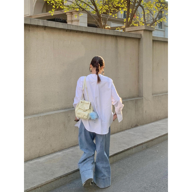 French-Style White Casual Shirt for Summer 2025 - Niche Design with Chic Detail, Perfect for 90s and Y2K Inspired Looks French-Style White Casual Shirt for Summer 2025 - Niche Design with Chic Detail, Perfect for 90s and Y2K Inspired Looks