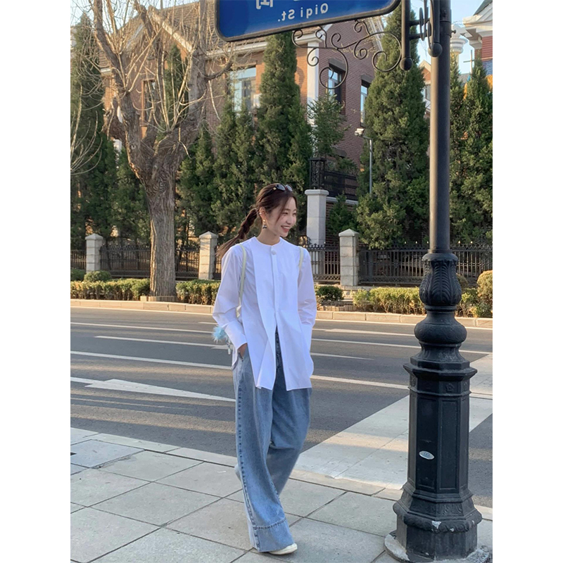 French-Style White Casual Shirt for Summer 2025 - Niche Design with Chic Detail, Perfect for 90s and Y2K Inspired Looks French-Style White Casual Shirt for Summer 2025 - Niche Design with Chic Detail, Perfect for 90s and Y2K Inspired Looks