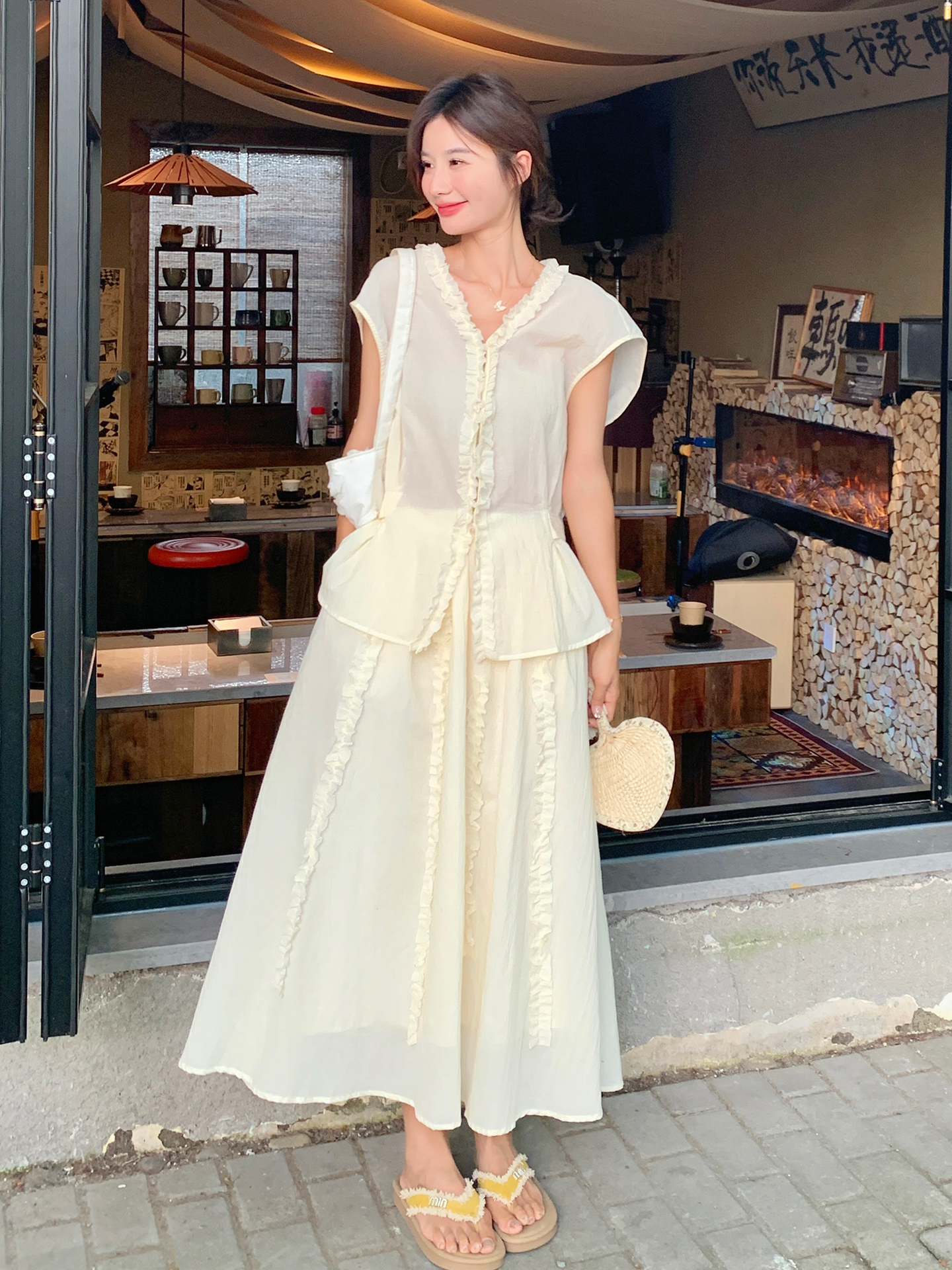 French-Style Wood Ear Edge Two-Piece Skirt Set for Women - Elegant V-Neck Top & Half Skirt - Summer 2025 Fashion French-Style Wood Ear Edge Two-Piece Skirt Set for Women - Elegant V-Neck Top & Half Skirt - Summer 2025 Fashion