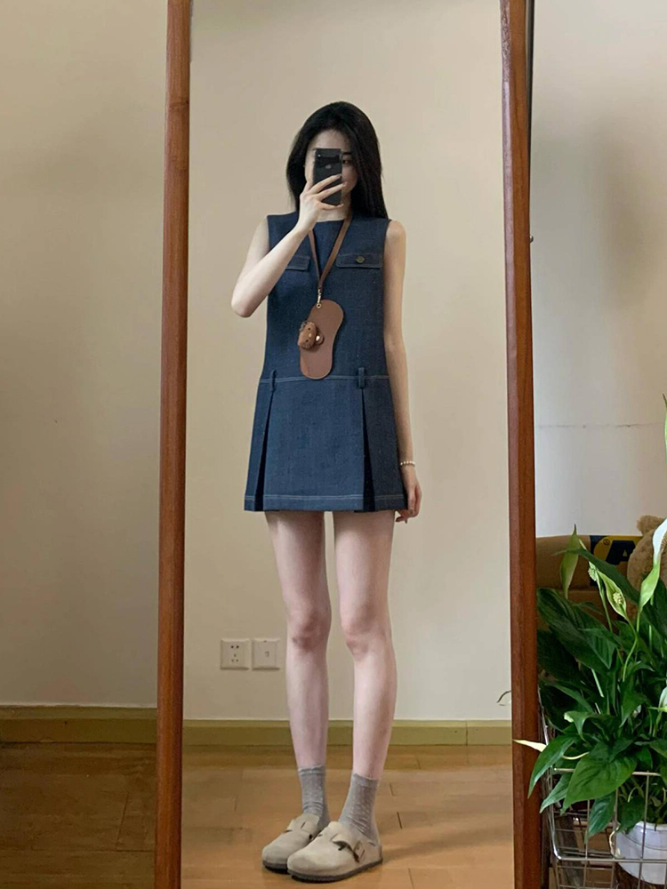 French Vintage Blue Sleeveless Denim Dress for Women, Waist-Cinching Elegant Summer Mini Dress, High-End Niche Style French Vintage Blue Sleeveless Denim Dress for Women, Waist-Cinching Elegant Summer Mini Dress, High-End Niche Style