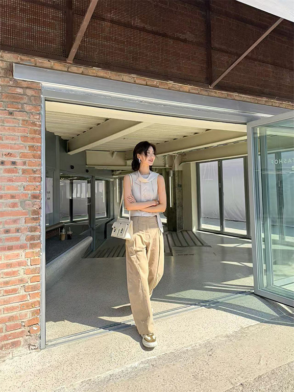 French Vintage Flowing Ribbon Sleeveless Knitted Vest - Versatile Women's Summer Top with 90s Style Charm French Vintage Flowing Ribbon Sleeveless Knitted Vest - Versatile Women's Summer Top with 90s Style Charm