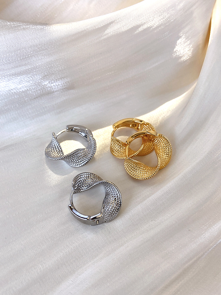 French Vintage Gold Twisted Hoop Earrings for Women - Minimalist 2025 Design, Chic Niche Vintage Style French Vintage Gold Twisted Hoop Earrings for Women - Minimalist 2025 Design, Chic Niche Vintage Style