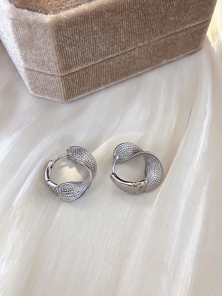 French Vintage Gold Twisted Hoop Earrings for Women - Minimalist 2025 Design, Chic Niche Vintage Style French Vintage Gold Twisted Hoop Earrings for Women - Minimalist 2025 Design, Chic Niche Vintage Style