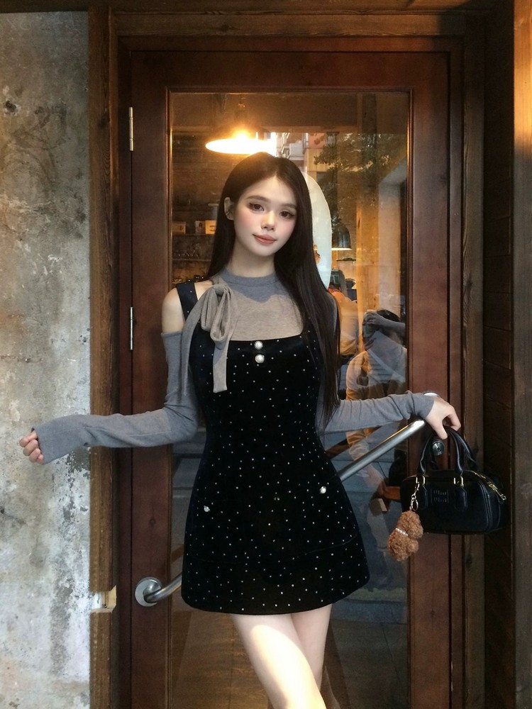 French Vintage Off-Shoulder Velvet Polka Dot Camisole Dress - Women's High-End Spring Short Skirt Set French Vintage Off-Shoulder Velvet Polka Dot Camisole Dress - Women's High-End Spring Short Skirt Set