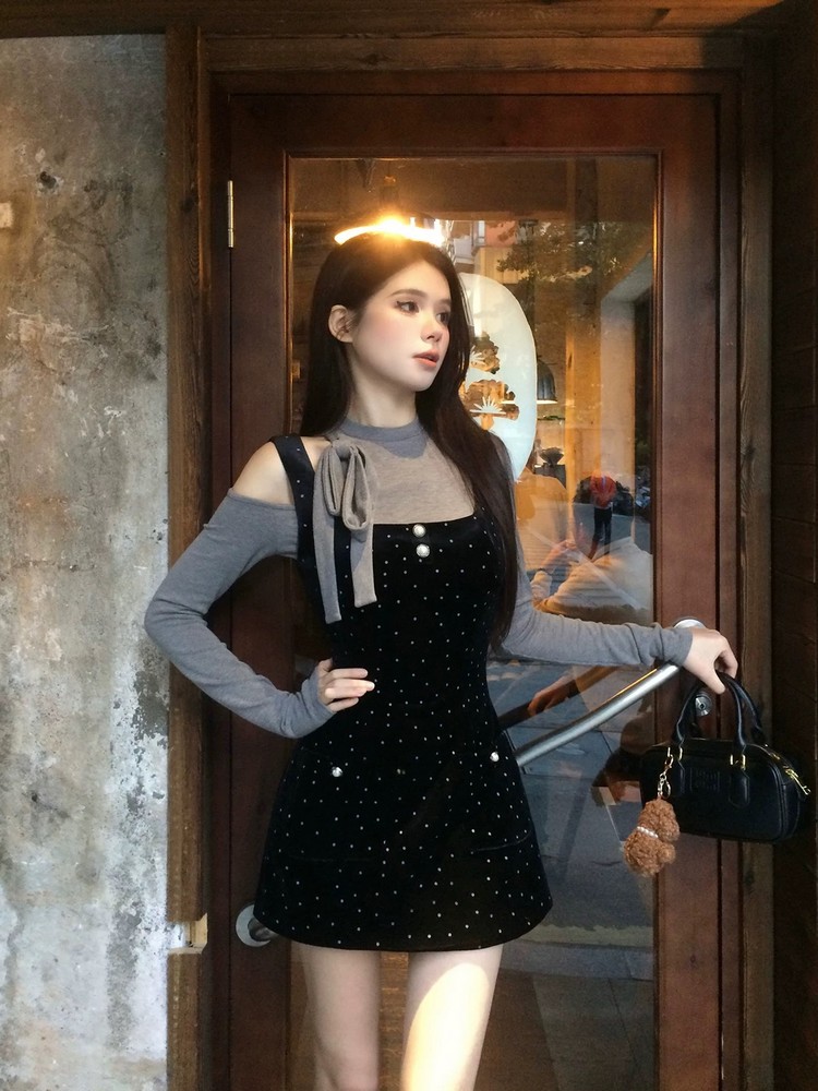 French Vintage Off-Shoulder Velvet Polka Dot Camisole Dress - Women's High-End Spring Short Skirt Set French Vintage Off-Shoulder Velvet Polka Dot Camisole Dress - Women's High-End Spring Short Skirt Set