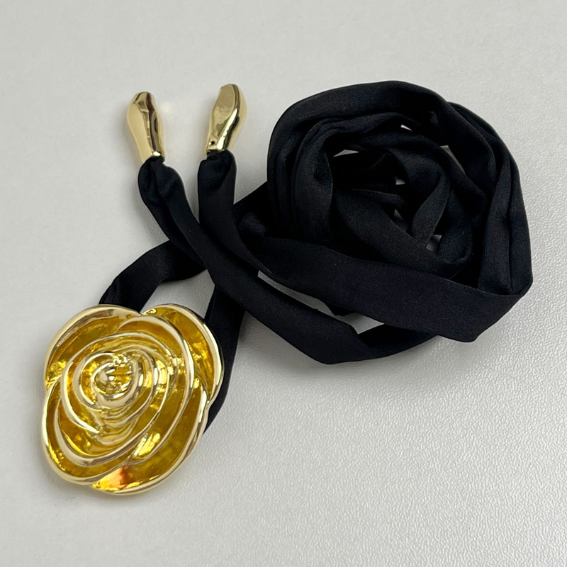 French Vintage Three-Dimensional Metal Flower Lace-Up Choker Necklace for Summer - Sweet Cool Spicy Girl Style French Vintage Three-Dimensional Metal Flower Lace-Up Choker Necklace for Summer - Sweet Cool Spicy Girl Style