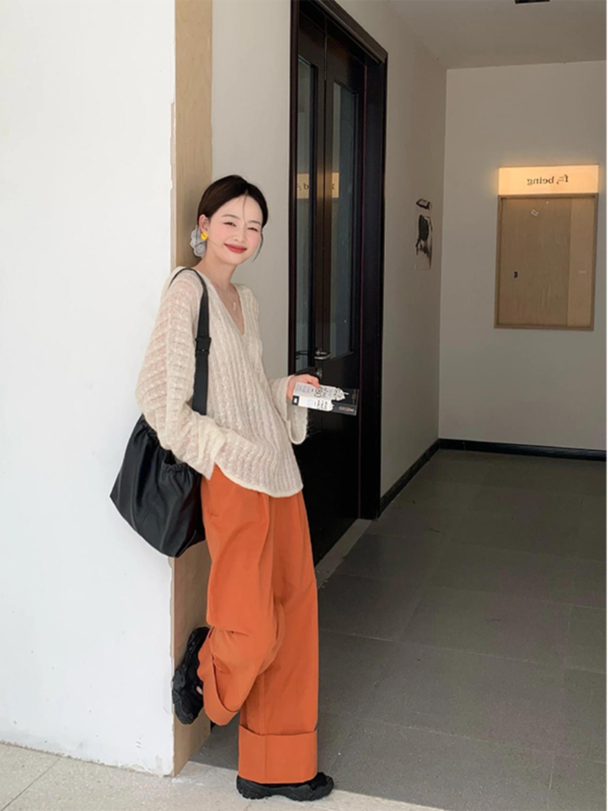 French Vintage V-Neck Knitted Sweater for Women - Loose Hooded Pullover for Early Autumn, Casual Y2K Style French Vintage V-Neck Knitted Sweater for Women - Loose Hooded Pullover for Early Autumn, Casual Y2K Style