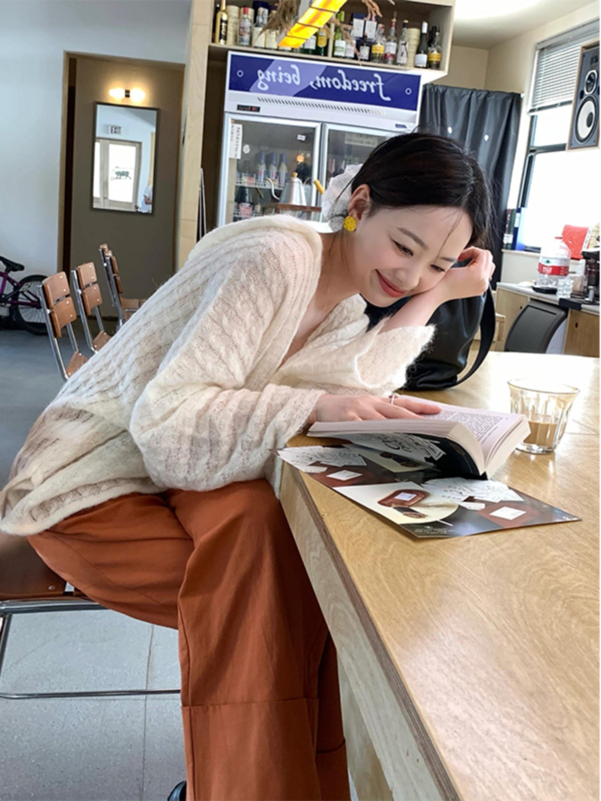 French Vintage V-Neck Knitted Sweater for Women - Loose Hooded Pullover for Early Autumn, Casual Y2K Style French Vintage V-Neck Knitted Sweater for Women - Loose Hooded Pullover for Early Autumn, Casual Y2K Style