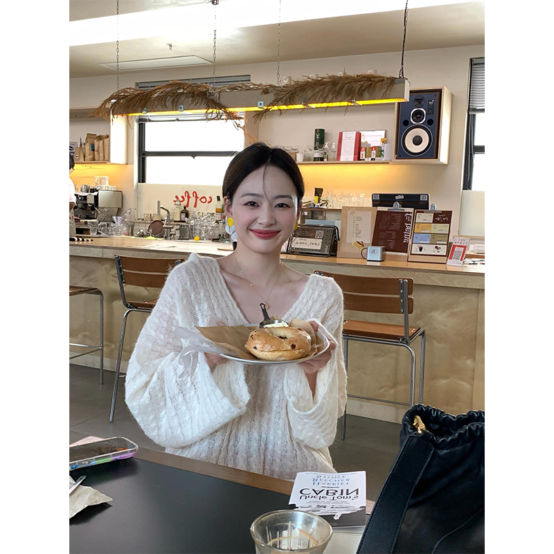 French Vintage V-Neck Knitted Sweater for Women - Loose Hooded Pullover for Early Autumn, Casual Y2K Style