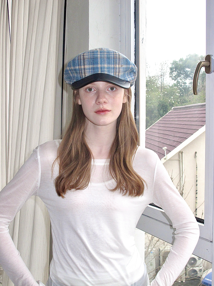 Fresh Blue Patchwork Newsboy Cap for Early Spring - Versatile Painter Hat for a Smaller Face Look, Trendy Korean Style Accessory Fresh Blue Patchwork Newsboy Cap for Early Spring - Versatile Painter Hat for a Smaller Face Look, Trendy Korean Style Accessory