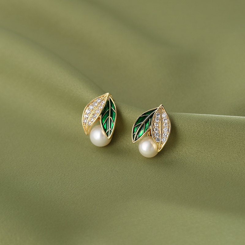 Freshwater Pearl Leaf Earrings for Women, Exquisite Light Luxury Design, Spring/Summer 2025, 925 Silver Pins, Trendy Contemporary Style