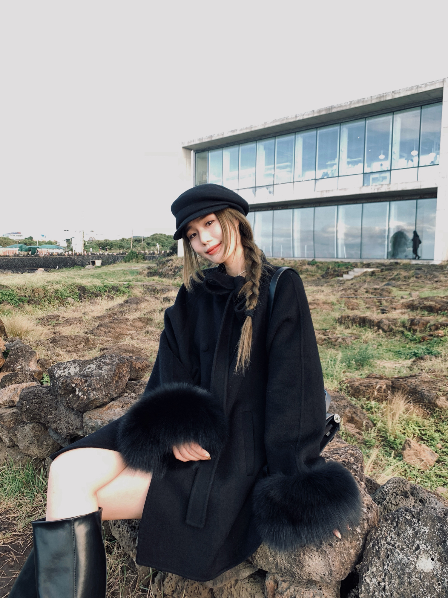 Girls' Woolen Coat with Real Fox Fur Sleeves and Tied Bow Detail - Elegant Cloak for 90s Inspired Fashion Girls' Woolen Coat with Real Fox Fur Sleeves and Tied Bow Detail - Elegant Cloak for 90s Inspired Fashion