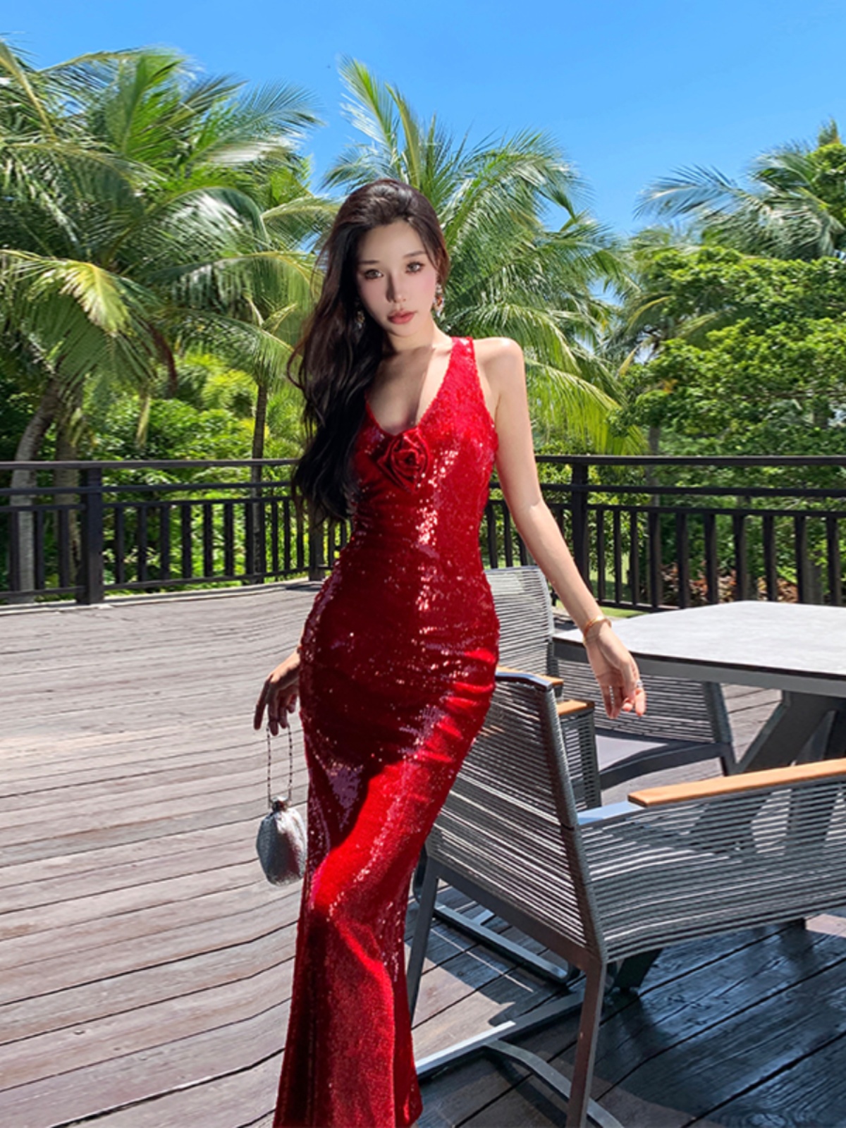 Glamorous Backless Sequin Dress with Halter Neck, Bodycon Design – Elegant High-End Red Cocktail Gown for Special Occasions Glamorous Backless Sequin Dress with Halter Neck, Bodycon Design – Elegant High-End Red Cocktail Gown for Special Occasions