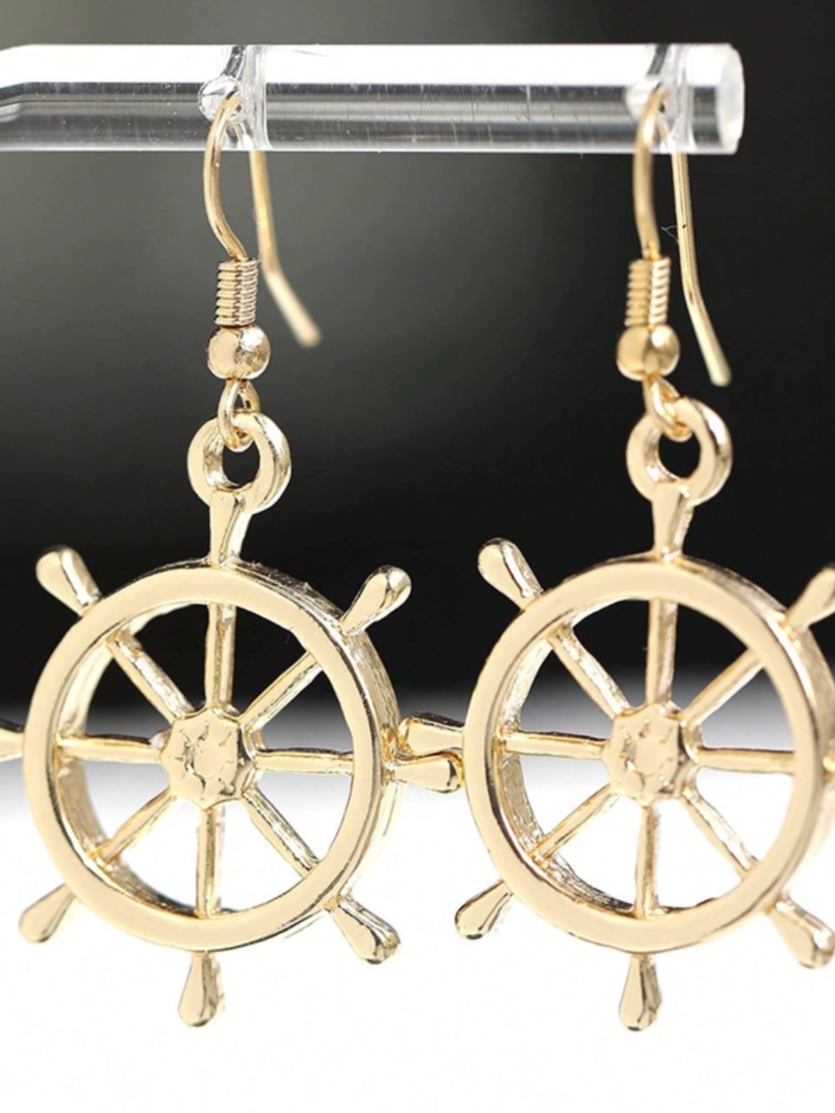 Gold Hollow Round Square Plate Earrings for Graduation, Birthday Gifts, Classmate Celebrations, Stylish Steering Wheel Design Gold Hollow Round Square Plate Earrings for Graduation, Birthday Gifts, Classmate Celebrations, Stylish Steering Wheel Design