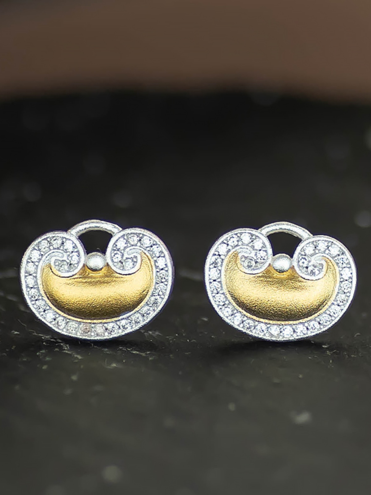 Gold-Plated National Style Cloud Design Small Ingot Earrings with Diamond Inlay and Pure Silver 999 Gold Lock, Cute Fashion Accessory Gold-Plated National Style Cloud Design Small Ingot Earrings with Diamond Inlay and Pure Silver 999 Gold Lock, Cute Fashion Accessory