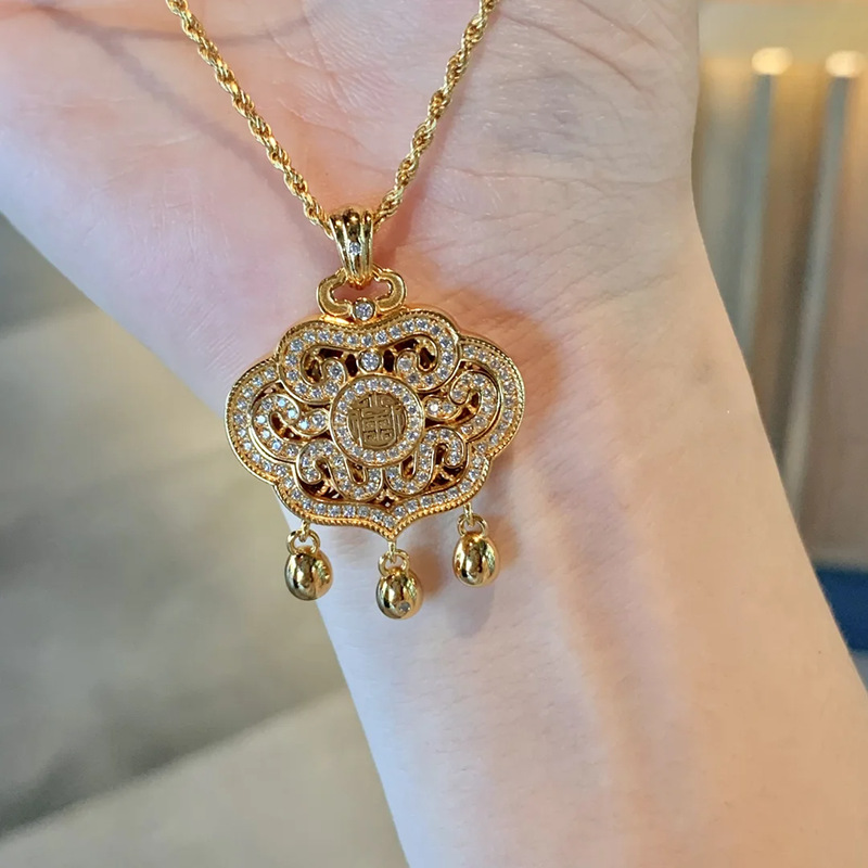 Gold Sand Diamond Flower Silk Pendant Necklace for Women - Ancient-Style Longevity Lock, Lightweight Luxury 2025 Accessory