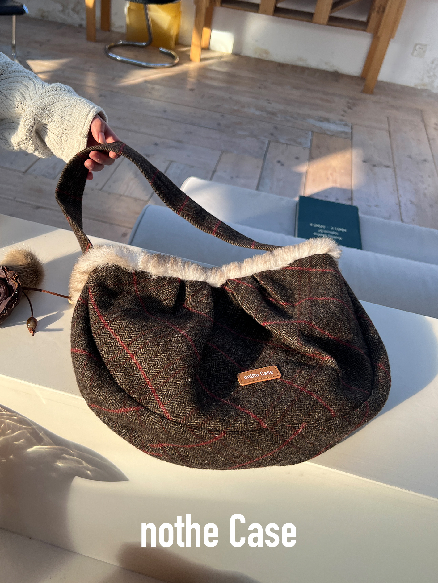 Gorgeous Wilderness Retro Woolen Tote Bag with Frayed Edges - Artistic Original Shoulder Bag for Boho Style Lovers