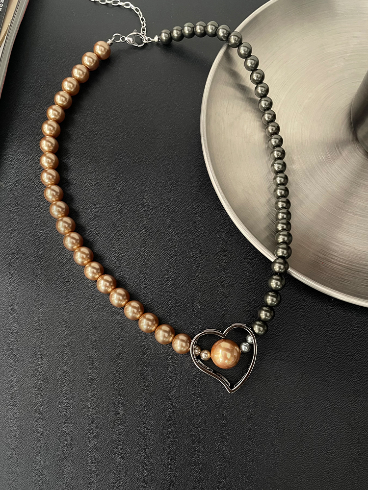 Gray Beaded Heart Necklace for Women - Y2K Minimalist Clavicle Chain with Simple Heart Pendant Gray Beaded Heart Necklace for Women - Y2K Minimalist Clavicle Chain with Simple Heart Pendant