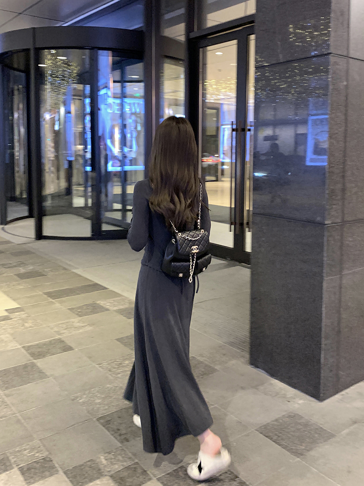 Gray Casual Knitted Two-Piece Set for Women - Slim Fit T-Shirt and Skirt, Spring Fashion, Comfortable Everyday Wear Gray Casual Knitted Two-Piece Set for Women - Slim Fit T-Shirt and Skirt, Spring Fashion, Comfortable Everyday Wear