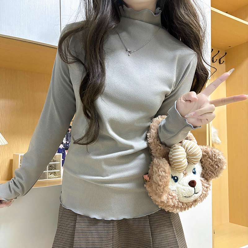 Gray Half-Turtleneck Base Layer with Cream White Long Sleeve Top - Cozy Layered Style, Perfect for Fall and Winter Fashion Gray Half-Turtleneck Base Layer with Cream White Long Sleeve Top - Cozy Layered Style, Perfect for Fall and Winter Fashion