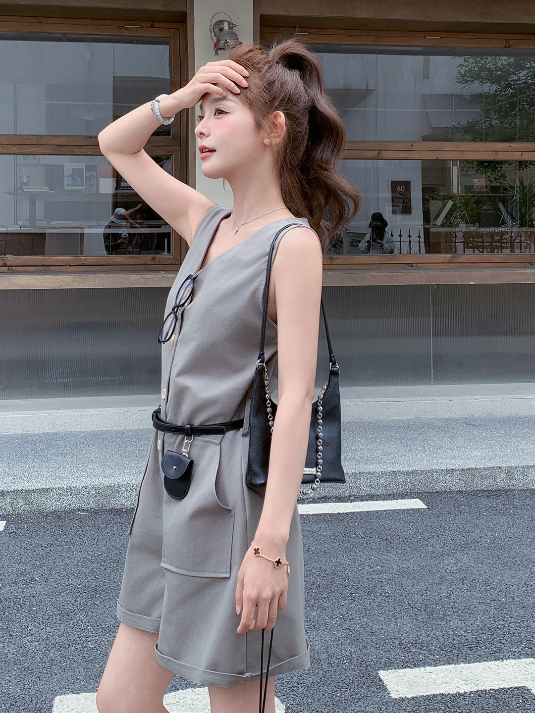 Gray Korean-Style Wide-Leg Shorts Jumpsuit for Women - Sweet Cool Wind Workwear, Summer 2025 Model for Petite Gray Korean-Style Wide-Leg Shorts Jumpsuit for Women - Sweet Cool Wind Workwear, Summer 2025 Model for Petite