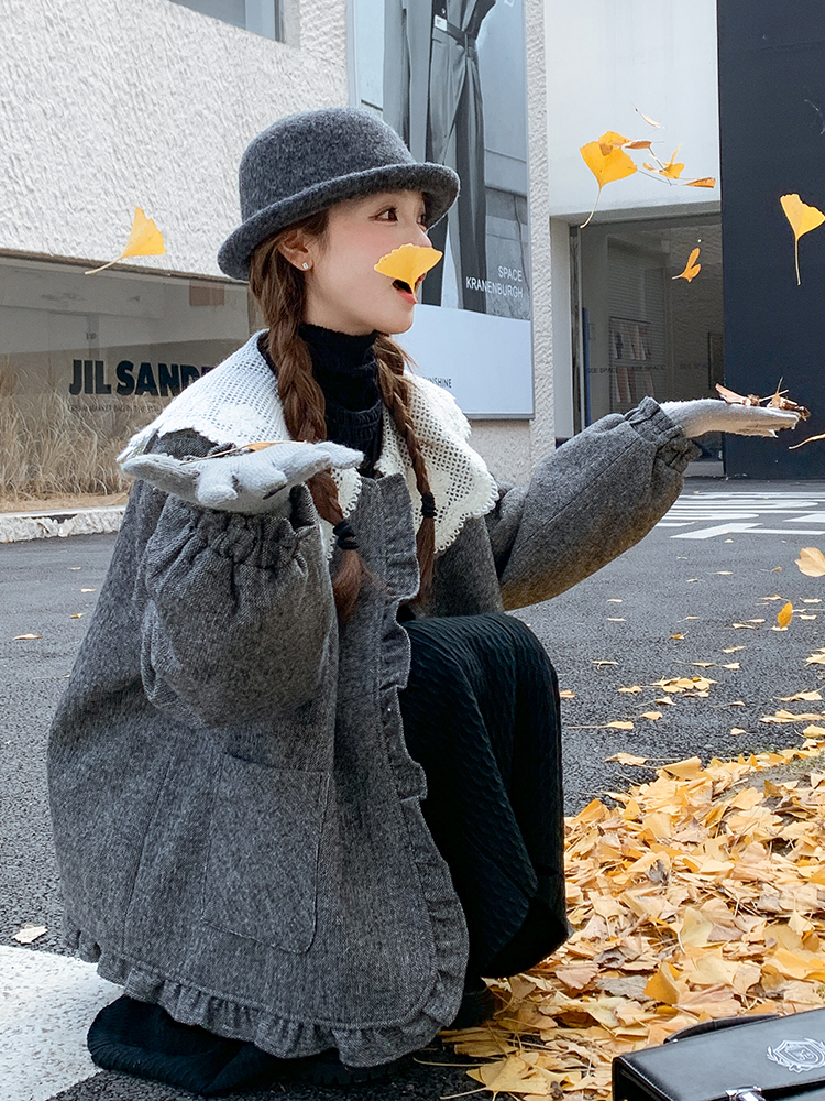 Gray Lace Doll Collar Woolen Coat for Women, 2025 Winter High-End French Style Loose Down Jacket