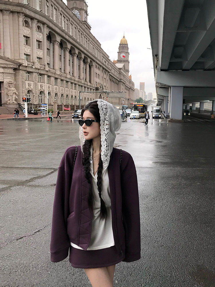 Gray Loose Casual Hoodie and High-Waisted A-Line Skirt Two-Piece Set - Comfy Streetwear for Y2K and Cozy Days Gray Loose Casual Hoodie and High-Waisted A-Line Skirt Two-Piece Set - Comfy Streetwear for Y2K and Cozy Days