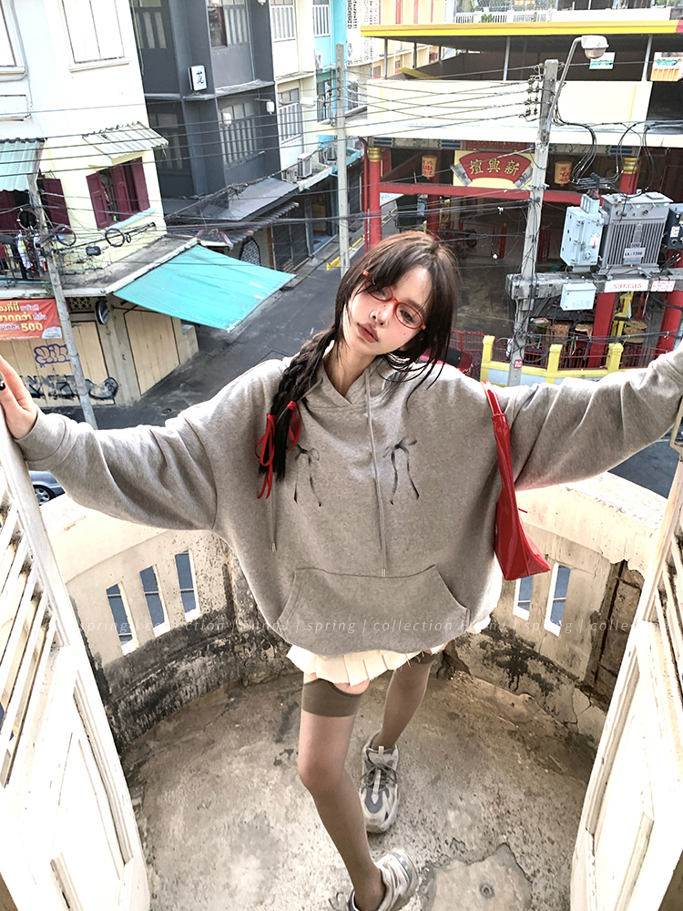 Gray Loose Hoodie for Women with Bow Detail - High-Weight Cozy Casual Style for Lazy Days Gray Loose Hoodie for Women with Bow Detail - High-Weight Cozy Casual Style for Lazy Days