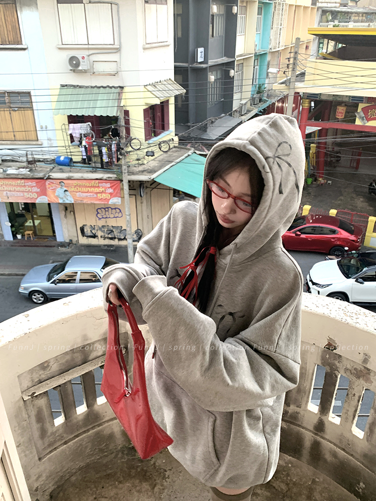 Gray Loose Hoodie for Women with Bow Detail - High-Weight Cozy Casual Style for Lazy Days Gray Loose Hoodie for Women with Bow Detail - High-Weight Cozy Casual Style for Lazy Days