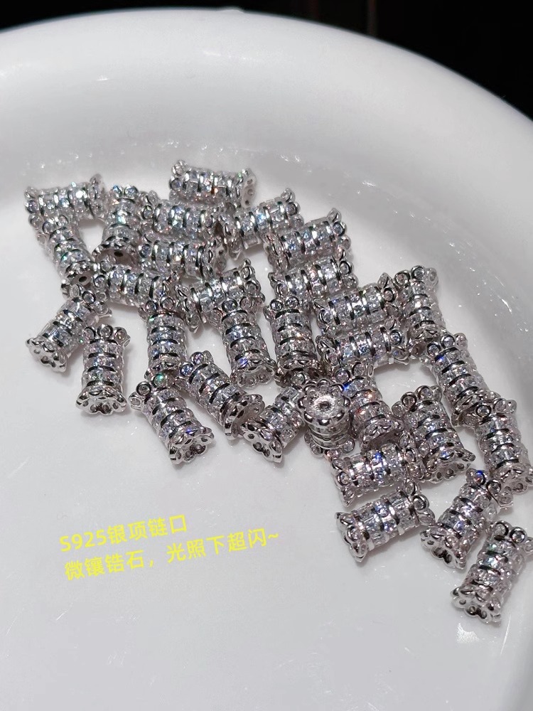 Green Agate Necklace for Women - S925 Silver Clasp, Niche Fashion Collarbone Chain, Elegant Jewelry for Every Occasion Green Agate Necklace for Women - S925 Silver Clasp, Niche Fashion Collarbone Chain, Elegant Jewelry for Every Occasion