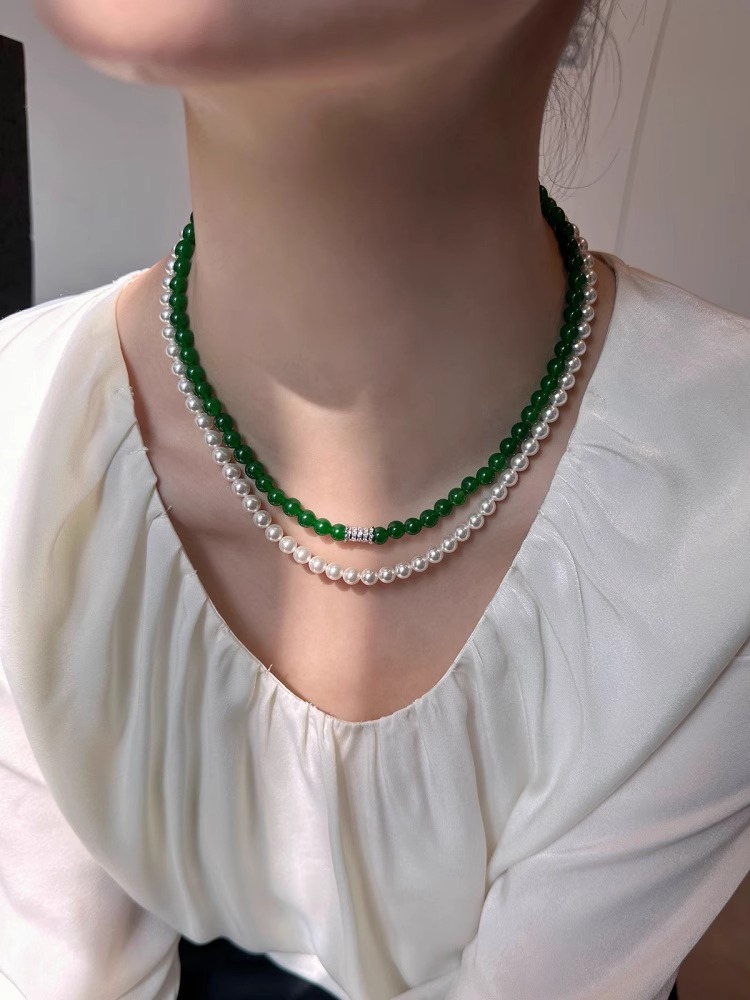 Green Agate Necklace for Women - S925 Silver Clasp, Niche Fashion Collarbone Chain, Elegant Jewelry for Every Occasion Green Agate Necklace for Women - S925 Silver Clasp, Niche Fashion Collarbone Chain, Elegant Jewelry for Every Occasion