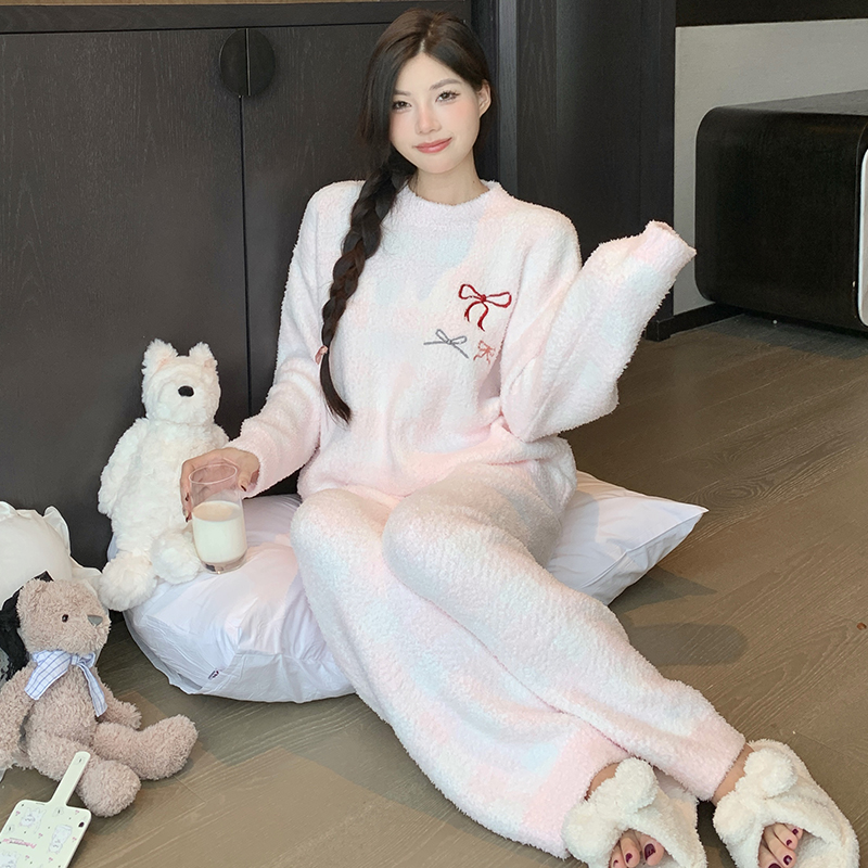 Half-Side Velvet Pajamas Set for Women - Thickened Coral Fleece Loungewear for Cozy Autumn and Winter 2025