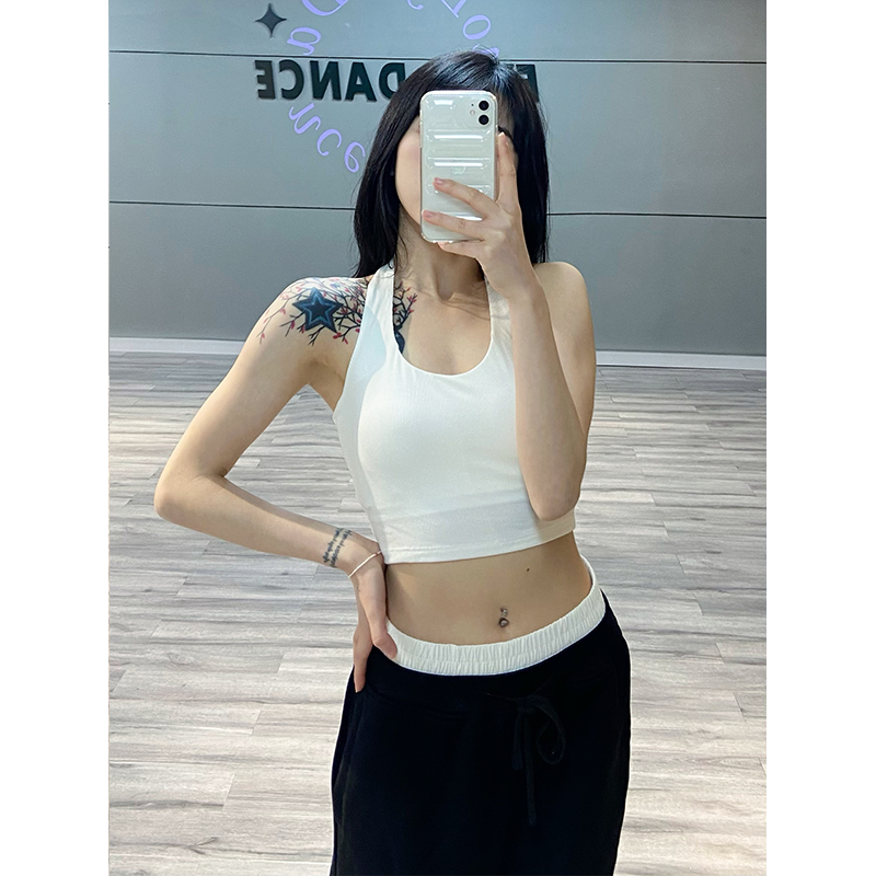 Halter Crop Top with Chest Pads, Slim Fit, Beautiful Back Design, Women's Strapless Innerwear, Y2K Style Halter Crop Top with Chest Pads, Slim Fit, Beautiful Back Design, Women's Strapless Innerwear, Y2K Style