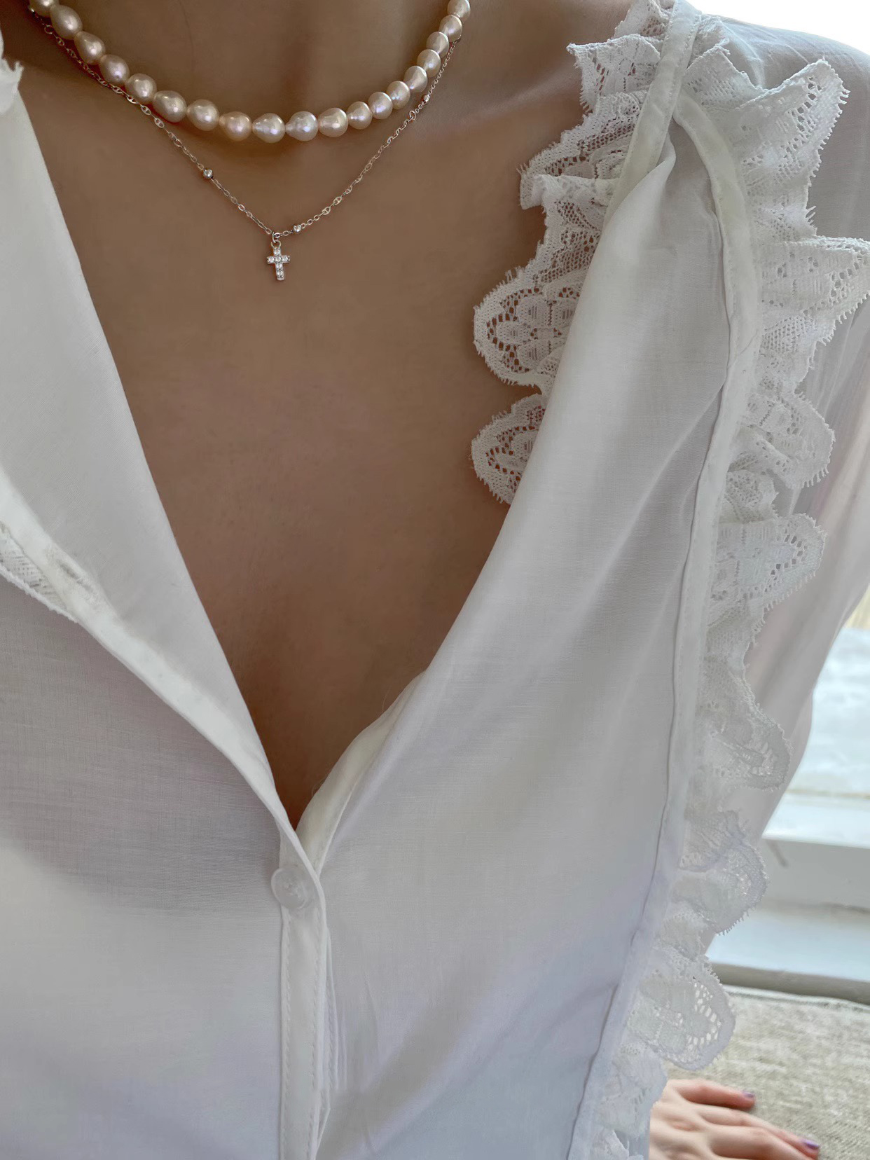 Handmade Spliced Diamond Cross Clavicle Chain Necklace in Pure Silver for Women - Elegant Jewelry Accessory