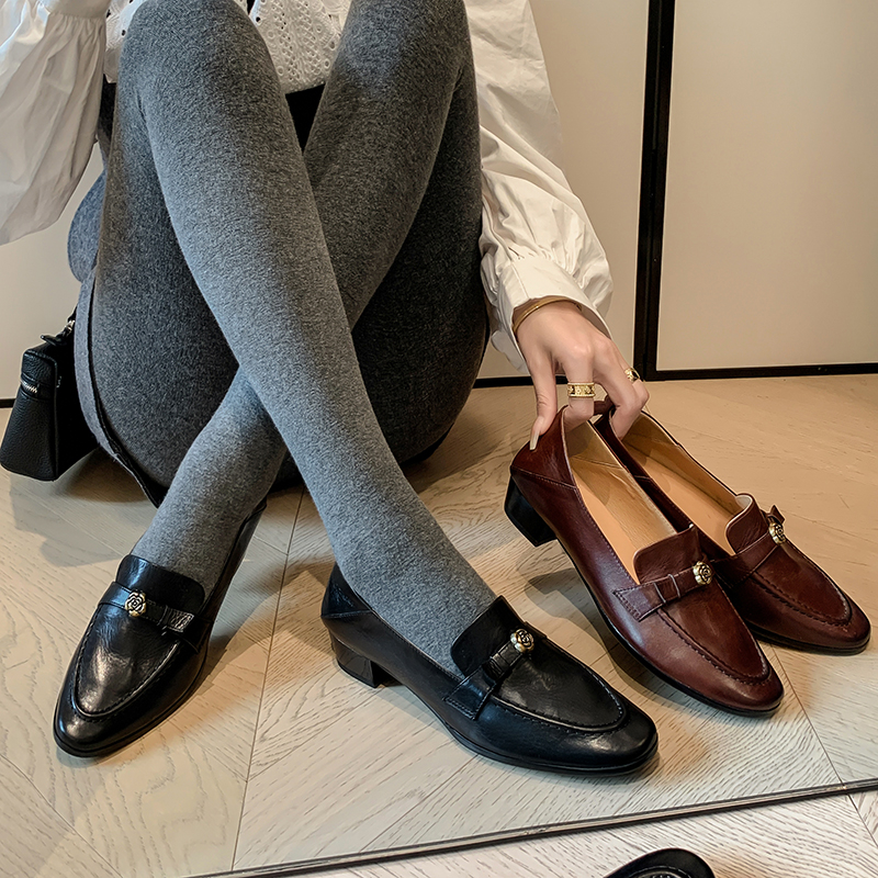 Handmade Water-Washed Cowhide Camellia Flat Casual Slip-On Loafers for Women - Super Comfortable Everyday Footwear Handmade Water-Washed Cowhide Camellia Flat Casual Slip-On Loafers for Women - Super Comfortable Everyday Footwear