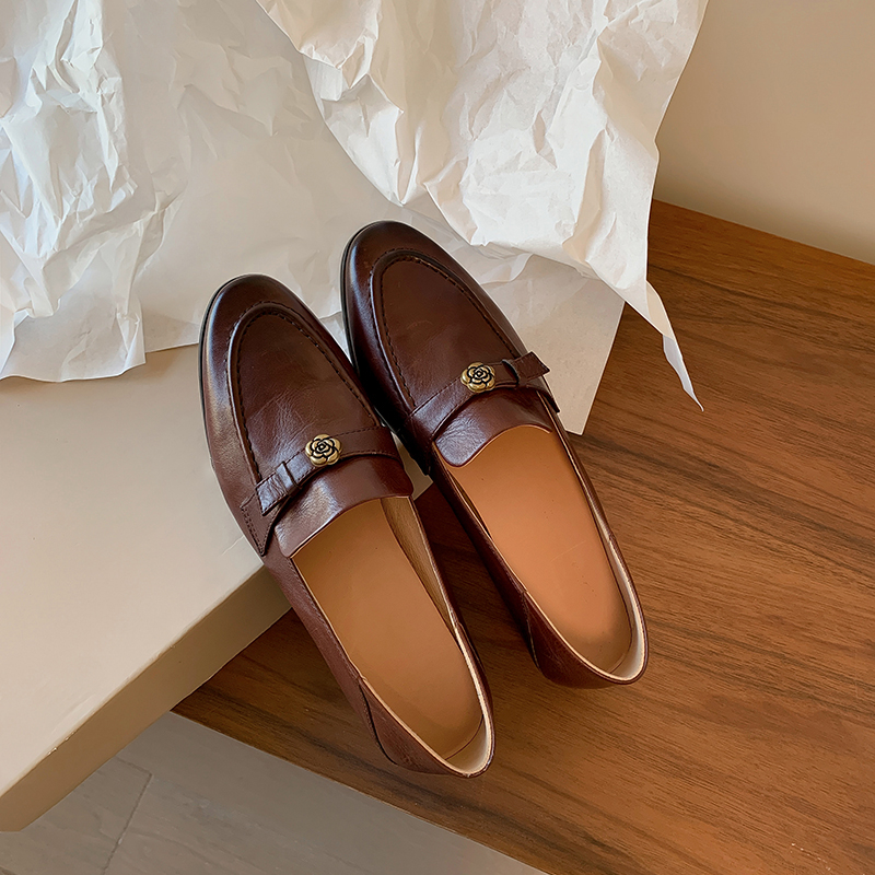 Handmade Water-Washed Cowhide Camellia Flat Casual Slip-On Loafers for Women - Super Comfortable Everyday Footwear Handmade Water-Washed Cowhide Camellia Flat Casual Slip-On Loafers for Women - Super Comfortable Everyday Footwear